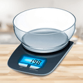 Bascula Cocina con Bol con Capacidad de 1100ml, Carga Máxima de 5Kg, Pantalla LED Retroiluminada, Graduación de 1gr, Unidades de Medida: Kg, Gr, Oz y Lb, Funciona con 2 Pilas AAA, 20.8 x 18,3 cm