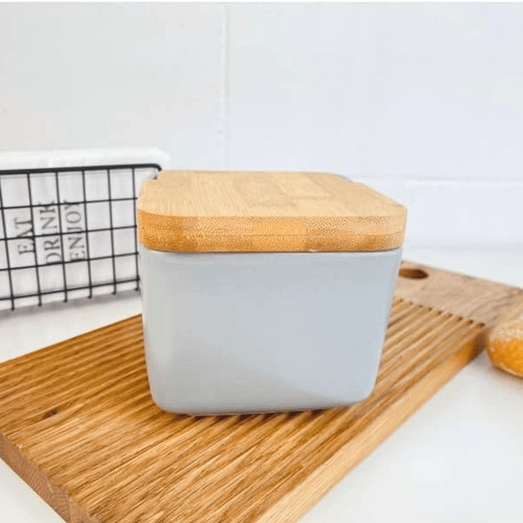 Salero Cocina con Tapa, Hecho de Cerámica y Madera, Capacidad de 700ml, Recipiente para Especias y Aliños, Gris, 12 x 11 x 10,5 cm