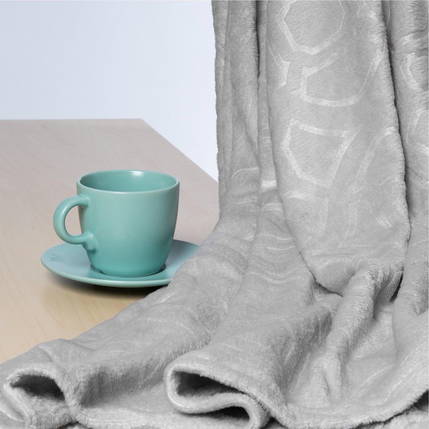 Manta Suave, Manta Super Suave y Cálida de Poliéster con Diseño Geométrico en Relieve, 127 x 177.8 cm, 220g Poliéster, Ideal para Otoño e Invierno