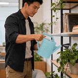 Regadera Plantas 2 Litros, Uso doméstico, Riego sin Esfuerzo, Fabricada en Plástico de Alta Calidad, Ideal para Jardines Interiores y Exteriores