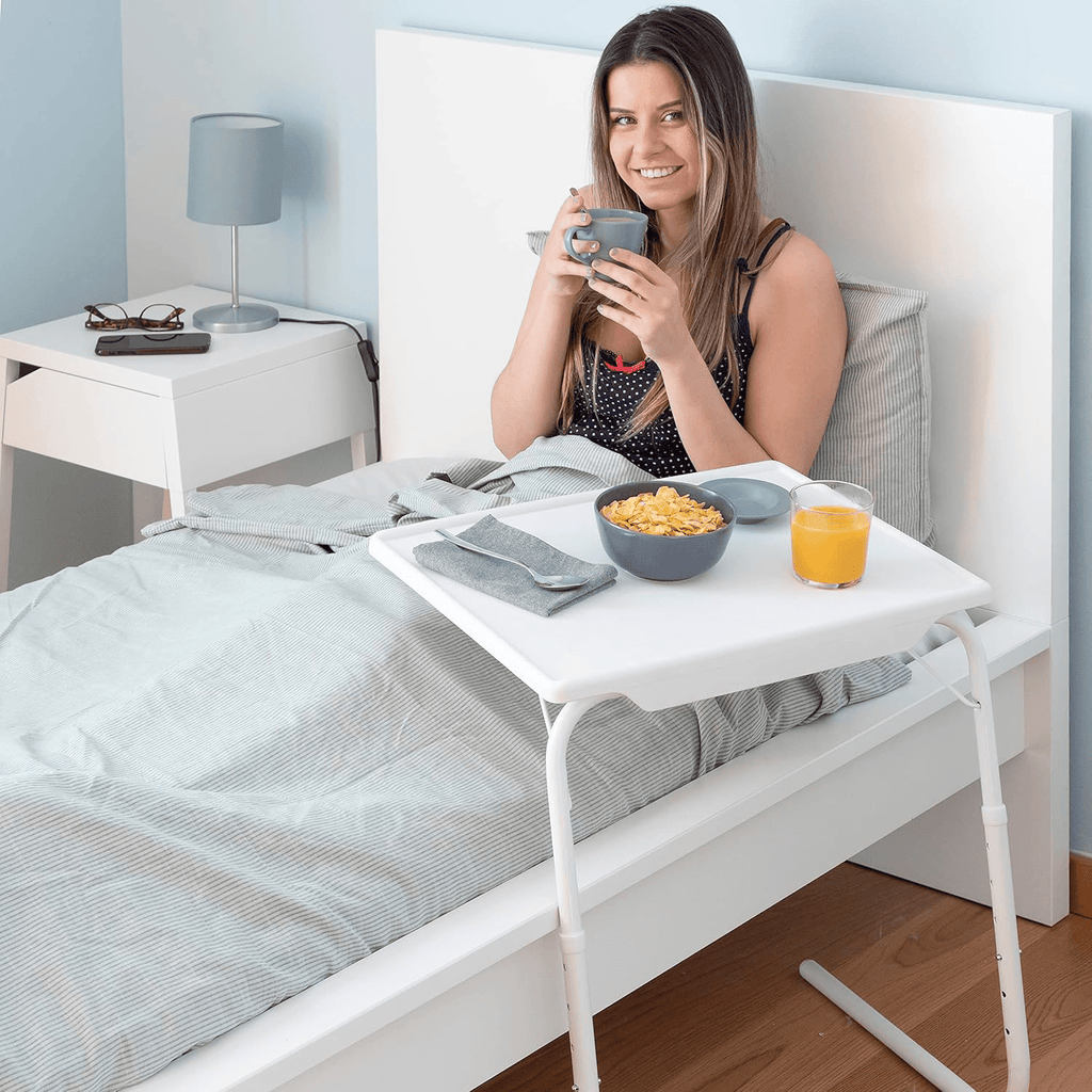 Mesa Plegable Portátil, Mesa Auxiliar Multifunción Ajustable, 6 Ajustes de Altura, 3 Ajustes de Inclinación, Permite hasta 18 Posiciones diferentes, Diseño Ligero, Estable y Resistente, Pensado para Comer, Trabajar con el Portátil, Dibujar