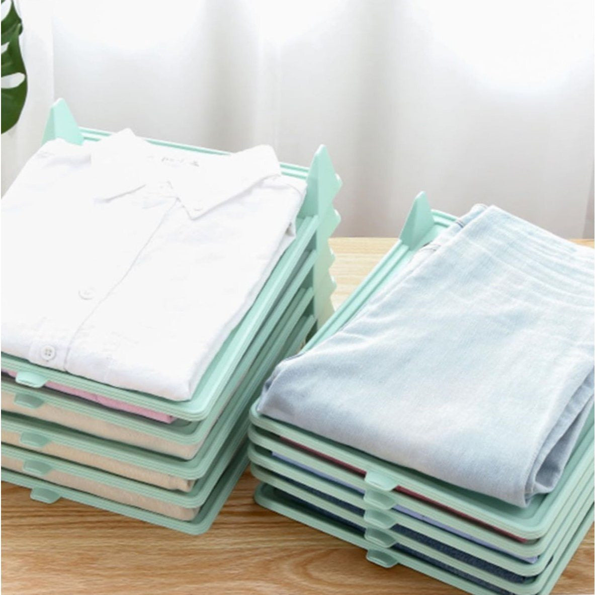 x10 Separador de Ropa, Organizador Ropa, Divisor Ropa, Separadores de Plástico, Organizador de Camisas, Camisetas, Ropa. Resistente, Antihumedad y Antiarrugas, Organiza Armarios, Cajoneras y Estanterías