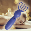 Masajeador Capilar con Vibración Suave, Porporciona Masaja Relajante, Forma de Rastrillo para Llegar al Cuero Cabelludo, Perfecto para Llevar, Funciona con 2 Pilas AA (no incl.), 22,5 x 7 x 5 cm