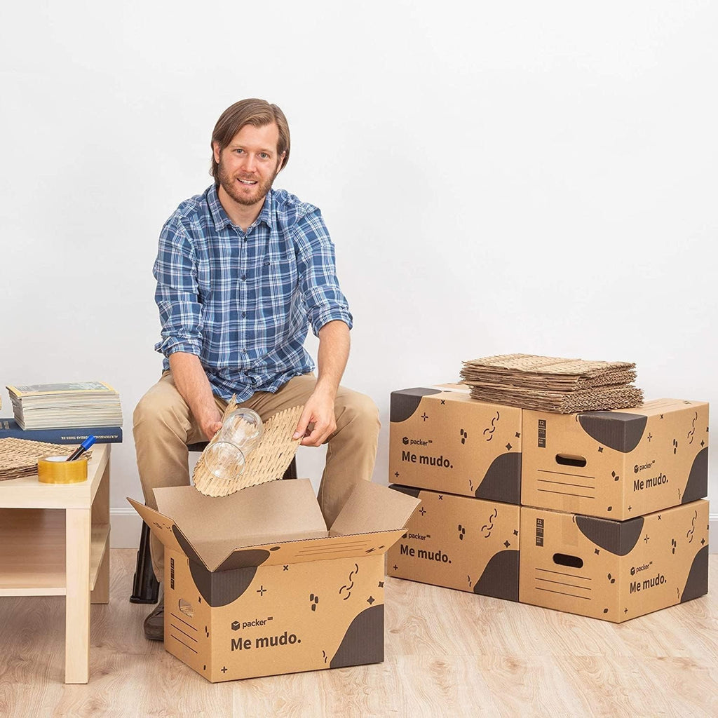 packer PRO Caja Cartón para Mudanzas y Almacenaje Ultra Resistentes con Asas, Cartón Resistente de Máxima Durabilidad, Tamaño Ideal para Mudanzas y Almacenaje de Libros, Objetos y Ropa, Asas Laterales para Manejo Fácil y Seguro