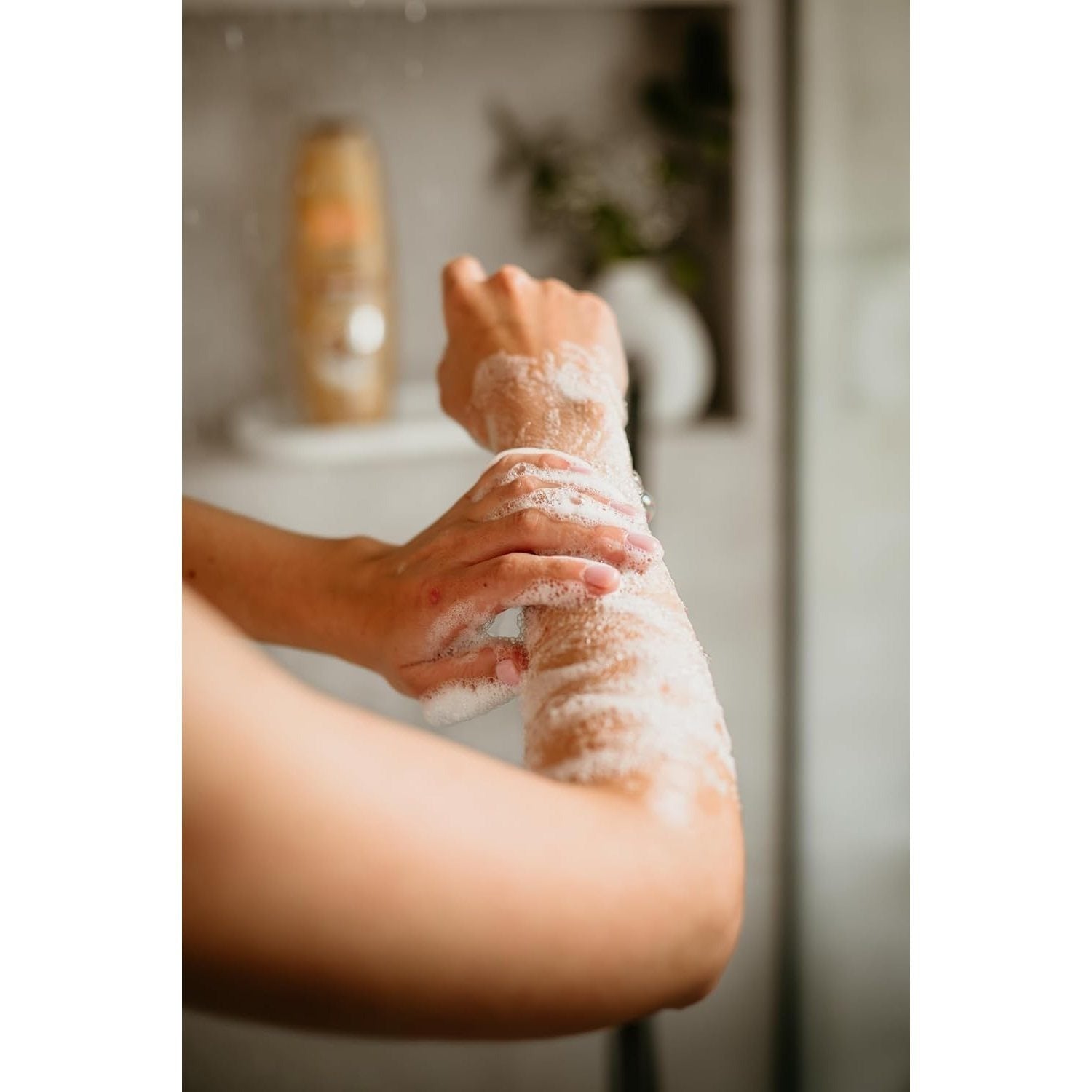 Natural Honey, Gel de Ducha Hidratante con Extracto de Almendras y Hydradermal Complex, Hidratación Intensa y Duradera para una Piel Suave, Fresca y Protegida, Línea Derma Care, 650 ml