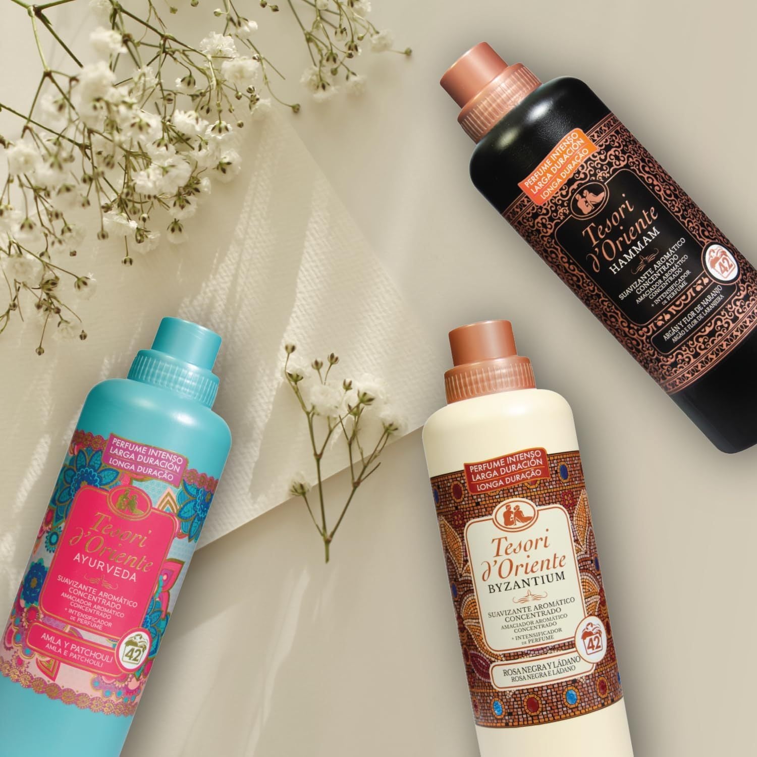 Tesori d'Oriente, Perfumador y Suavizante de Ropa Líquido Aromático Concentrado, Aroma Intenso, Microcápsulas para Fragancia Duradera, Facilita el Planchado, 760ml - 42 Lavados por Botella