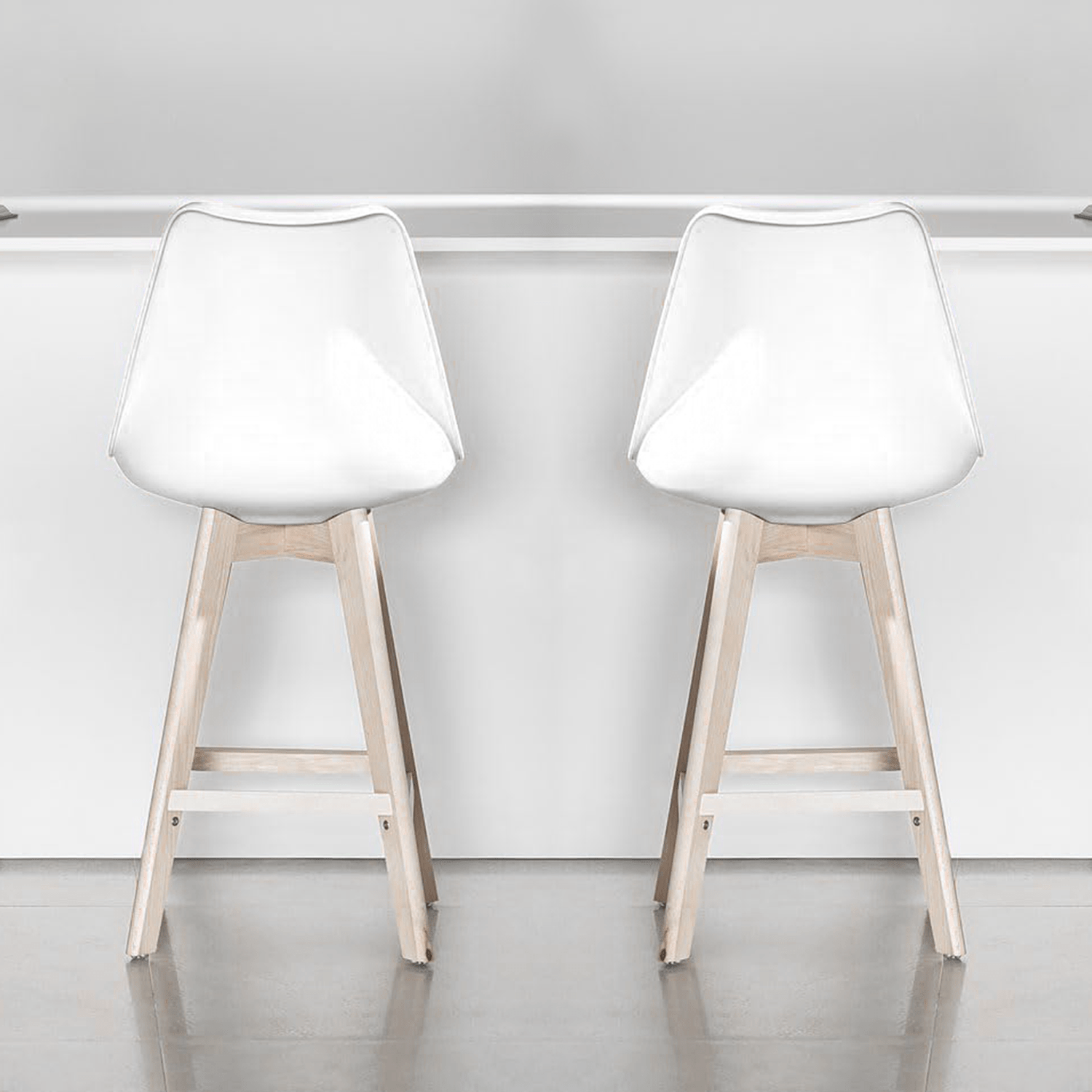 Taburete Alto Cocina con Respaldo, Asiento Blando y Tapizado, Patas Altas Resistentes de Madera de Haya con Reposapiés, Sillas Nórdicas, Ideal para Cocina, Salón, Comedor y Restaurante, 54.5 x 49.5 x 106 cm