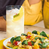 Schweppes Limón, Refresco con Sabor a Limón, Refresco Bajo en Calorías, Paquete de 24 Latas de 330 ml
