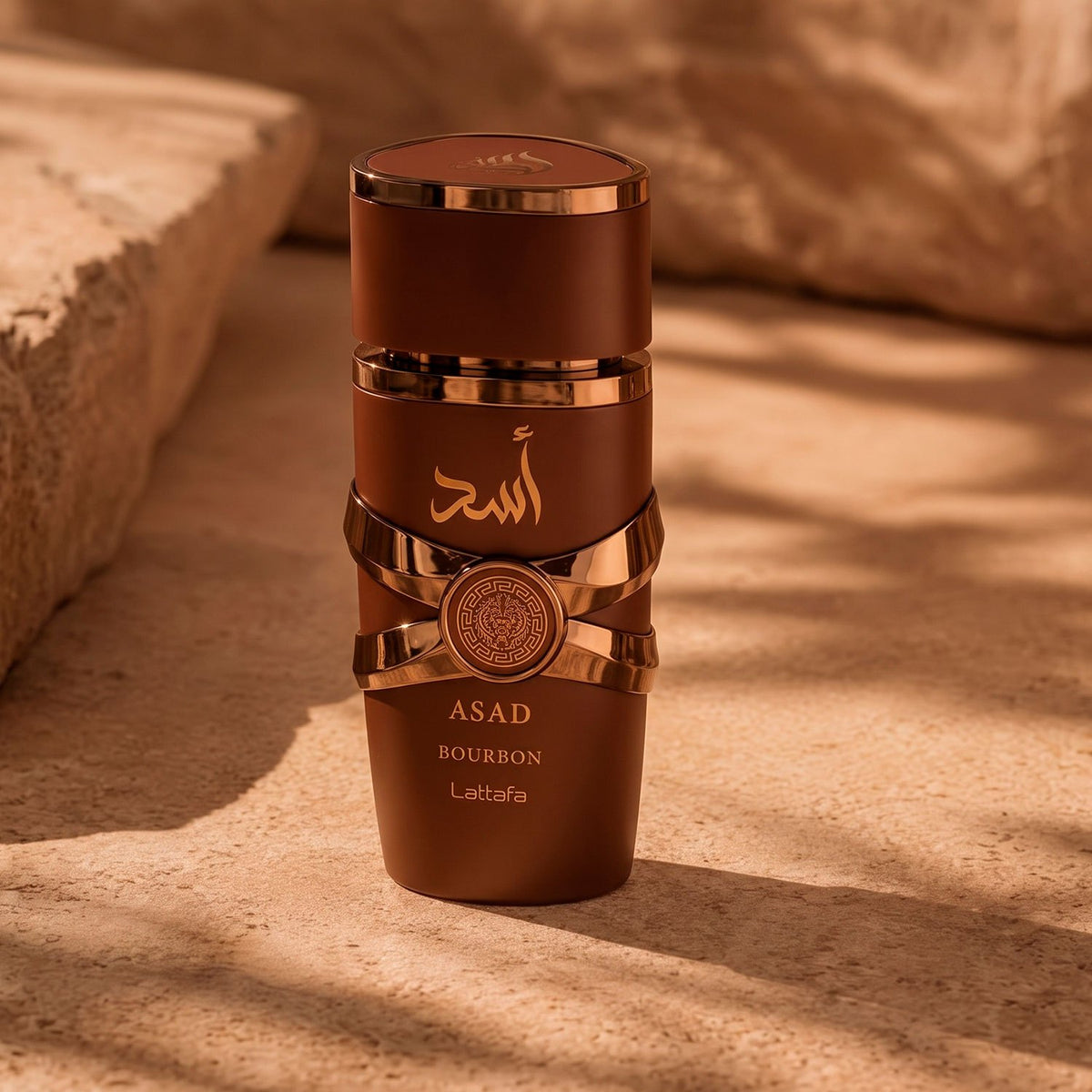 Lattafa Asad Bourbon Eau de Parfum, Perfume Árabe para Hombre de Aroma Dulce y Especiado con Notas de Vainilla, Cacao, Lavanda y Ámbar, 100 ml