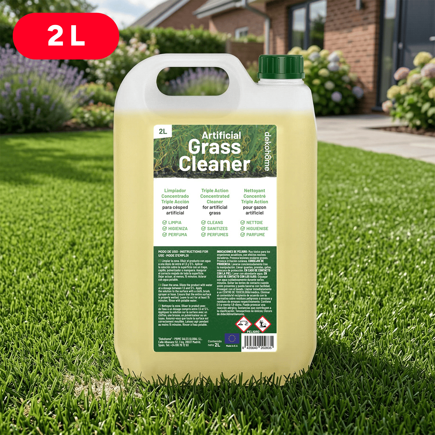 Limpiador Cesped Artificial Concentrado, Triple acción: Limpia, Higieniza y Perfuma, Rinde +130L, 2L por Garrafa