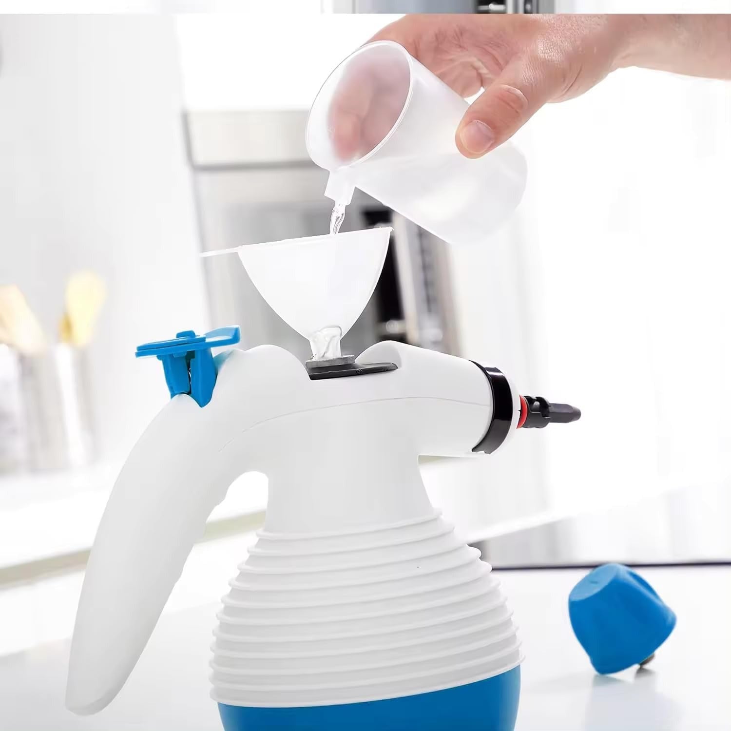 Vaporeta de Limpieza Hogar, Limpieza Vapor, Vaporeta de Mano con 9 Accesorios, Limpia a Vapor todo tipo de Superficies, Ideal para el Hogar y el Coche, Incluye 9 Accesorios, Depósito hasta 350 ml, Ratio de vapor: J 26-32 G/Min, Presión de vapor: 2,6-3