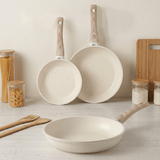 Set 3 Sartenes Cocina Antiadherente, Sartenes de Aluminio de Alta Resistencia con Revestimiento Antiadherente efecto Mármol Blanco, Base de Inducción y Mangos de Baquelita Estilo Madera, Ø20/Ø24/Ø28cm
