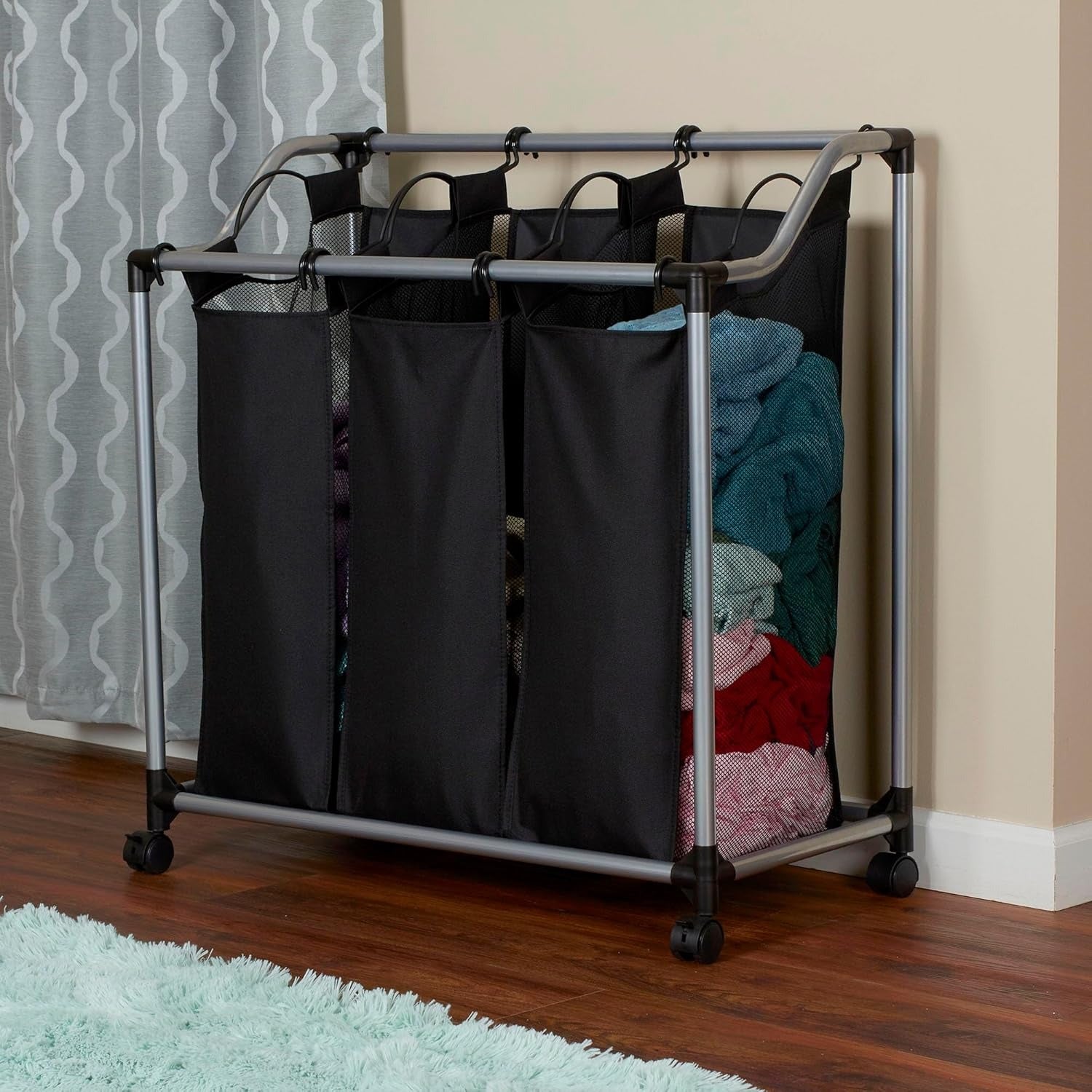 Carrito Lavandería con Robusta Estructura de Acero y 3 Bolsas de Tejido de Malla Transpirable Extraíbles, Ruedas para Fácil Transporte, Medidas de16,5 X 10,3 X 73,6 cm