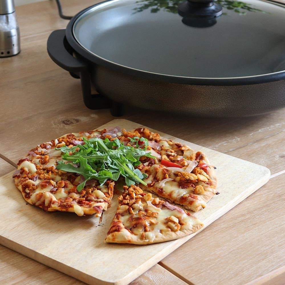 Paellera Eléctrica, Plato de Pizza, Sartén Eléctrica con Tapa de Cristal Templado y Revestimiento Antiadherente, Potencia 1500W, Control de Termostato Ajustable, Asas para Facilitar el Transporte, Fácil de Limpiar