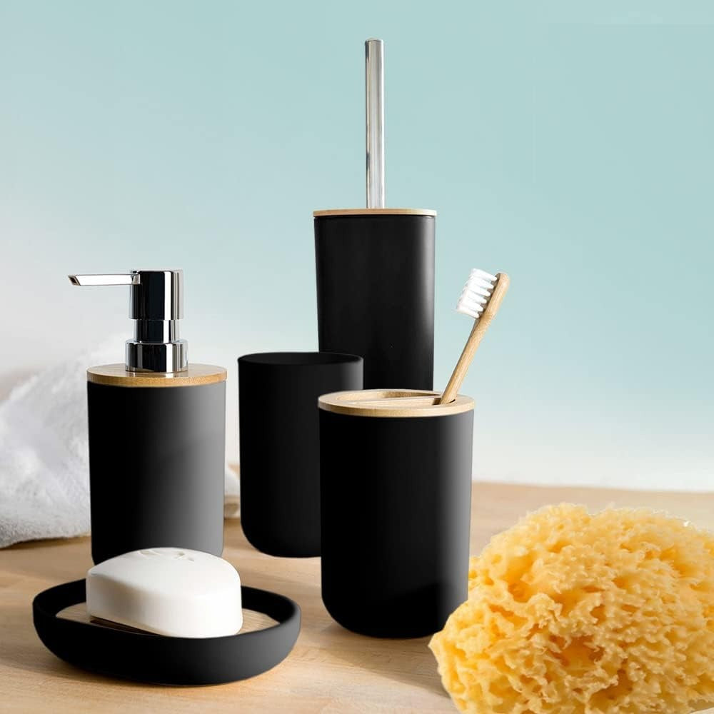 Set de Baño Completo, Conjunto Accesorios Baño Diseño Moderno y Elegante, Incluye Soporte para Cepillos de Dientes, Dispensador de Jabón Líquido, Vaso, Jabonera y Escobilla de Baño, Color Negro, Fabricado en Plastico Resistente y Bambú