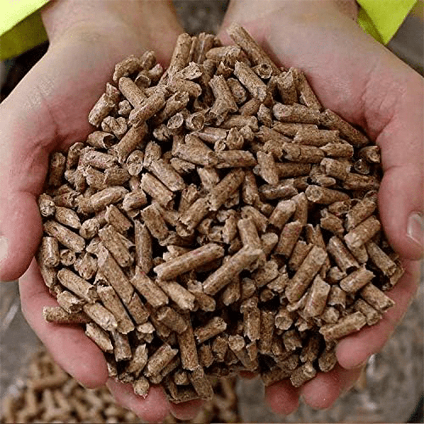 Pellets de Madera 15 kgs, Madera Reciclada y Biomasa para Estufas de Leña y Calderas