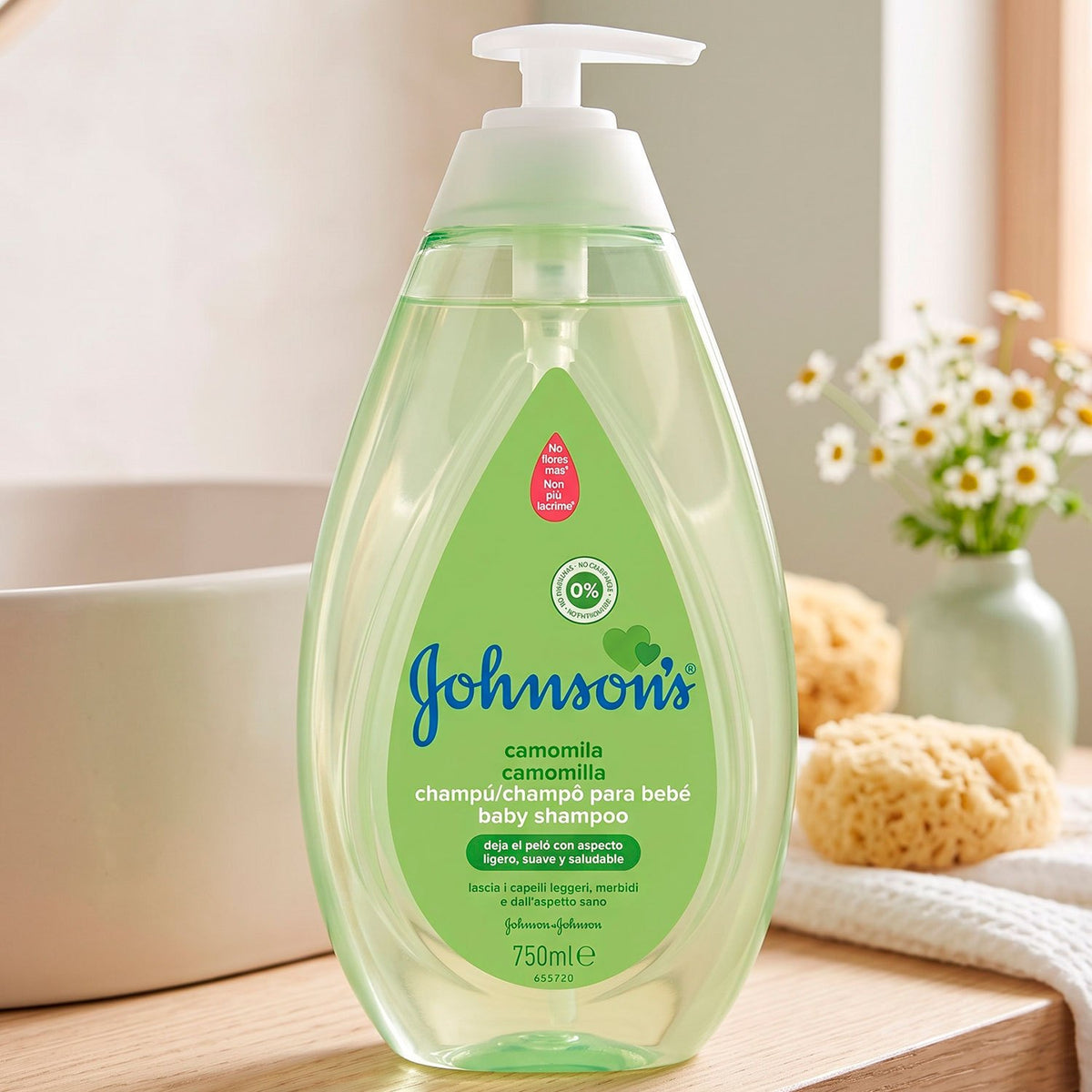 Johnson's Baby Champú con Camomila para Cabello Delicado, Limpieza Suave y Brillo Natural, 750 ml