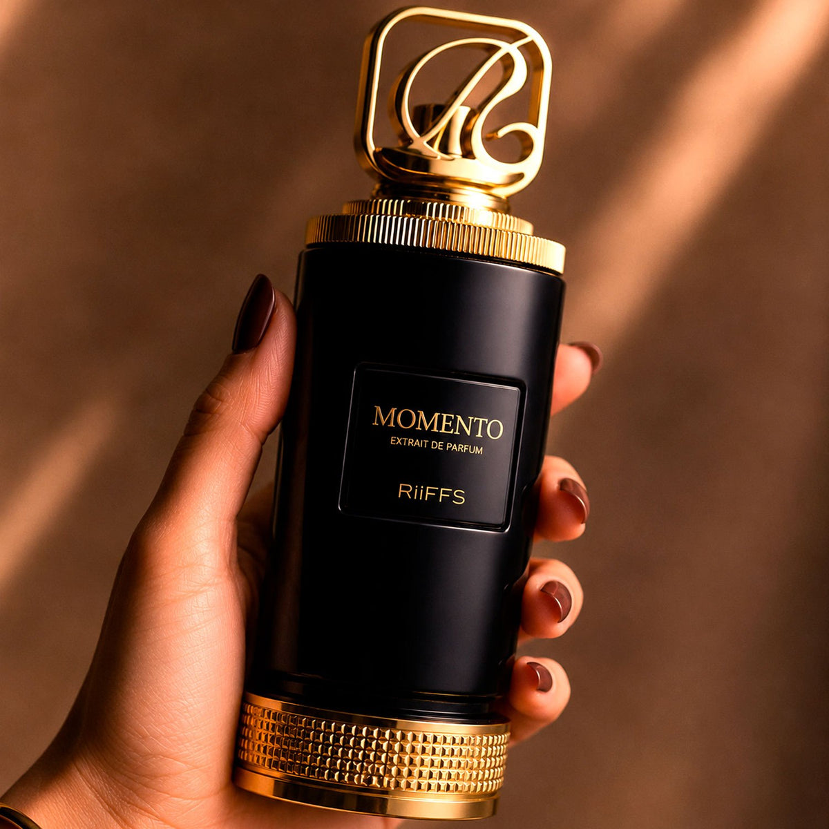 Riiffs Momento Extrait de Parfum Unisex, Perfume Árabe de Aroma Dulce y Amaderado con Notas de Mandarina, Azafrán, Rosa, Caramelo y Cedro, 100 ml