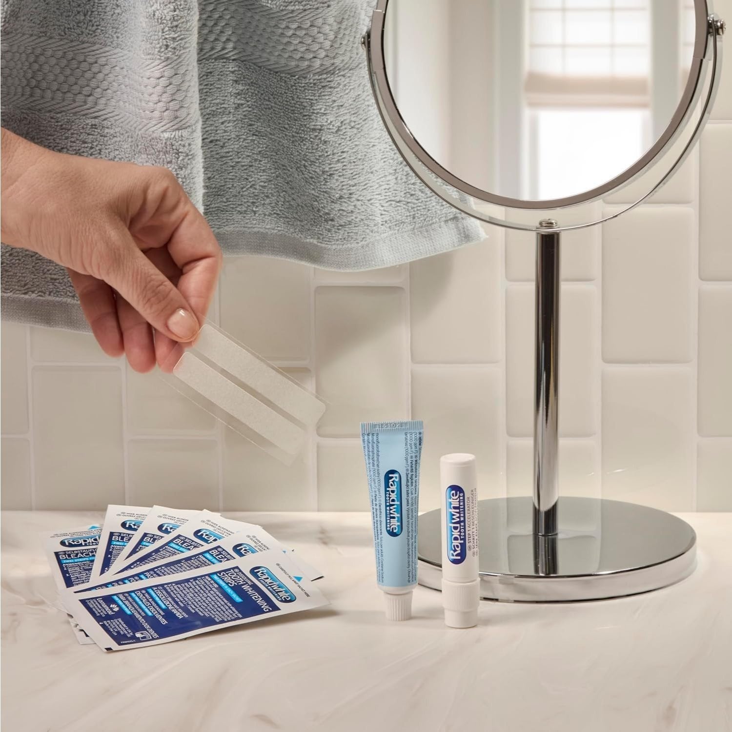 Tiras Blanqueadora Dientes, Blanqueamiento Rápido y Eficaz, Con Efecto Inmediato de Hasta 3 Tonos más Blancos, 5 Tonos más Blancos en solo 4 Días, Incluye Dentrífico Blanqueador - Rapid White