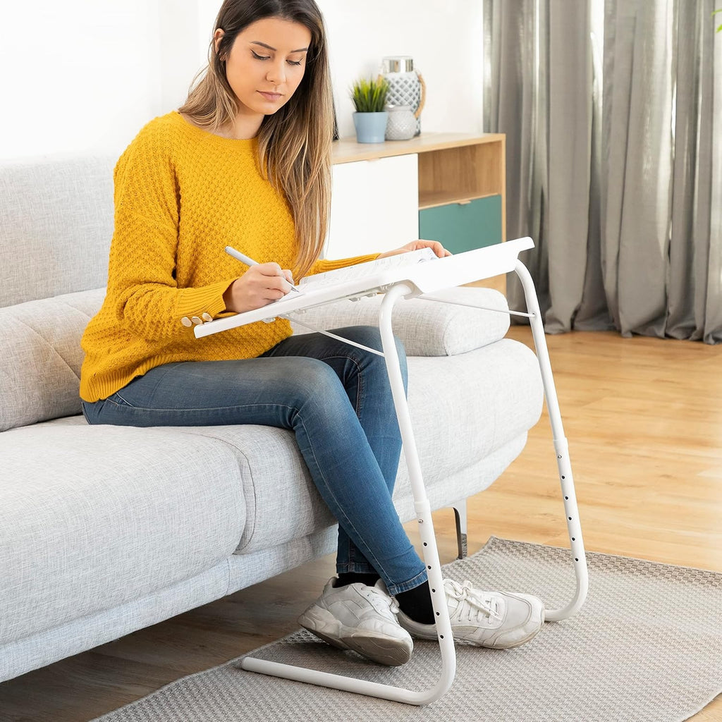 Mesa Plegable Portátil, Mesa Auxiliar Multifunción Ajustable, 6 Ajustes de Altura, 3 Ajustes de Inclinación, Permite hasta 18 Posiciones diferentes, Diseño Ligero, Estable y Resistente, Pensado para Comer, Trabajar con el Portátil, Dibujar